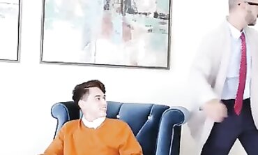 Madre Seduce a Su Hijo en Escena Amateur