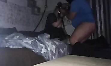 Sklavin Michelle am Kopf fixiert und geil gefickt