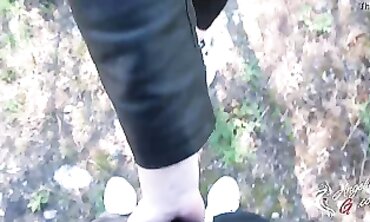 Stunning Stranger Gives Deep Throat Blowjob In The Park