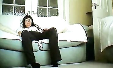 Housewife's Covert Diary: Day 2 Solo Session