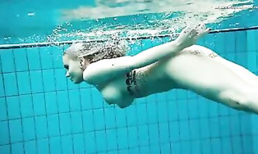 Dasha Dark POV Underwater Oral Pleasure