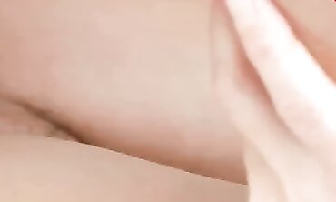 Dirty Tina: Saftige MILF mit Jungsperma