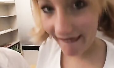 Illegaler Bang-out im Buero mit dem besten Freund und Chef