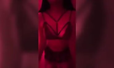 Queen's Banned TikTok: Restrain Bondage Edition