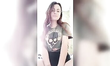 Solo Russian Babe Performs 18+ TikTok Dance