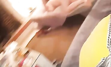 Jeune Française Rouquine en Threesome avec Deux Amis