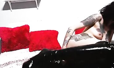 Tattooed MILF LucyRavenblood Solo Masturbates With Mask