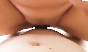 Dirty Tina im Bett: Deutsche Milf Dreier-Szene