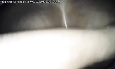 MILF Venezolana de Culo Enorme Se Lleva el Pene a la Garganta y Recibe un Creampie Anal