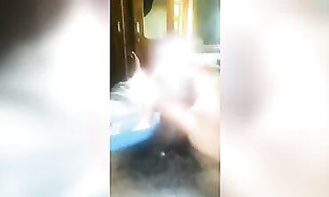 Skinny Amateur Jack Gets a Sexy Handjob and Cumshot