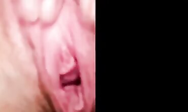 Solo MILF Squirts and Fingers Herself to a Drenching Orgasm