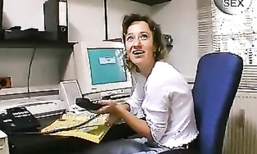 Speed Blowjob From A Cougar MILF