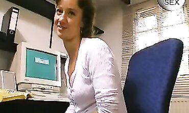 Speed Blowjob From A Cougar MILF
