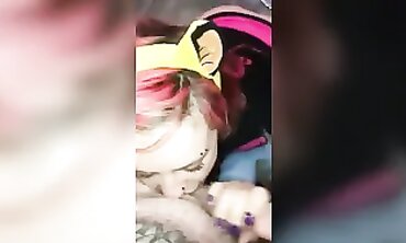 Il invite deux copines pour une session amateur