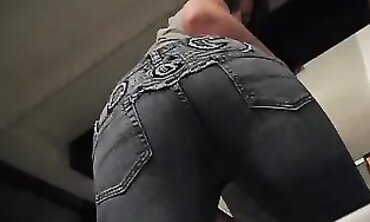 POV Hardcore: BBW Amateur Pissing in Jeans