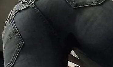 POV Hardcore: BBW Amateur Pissing in Jeans