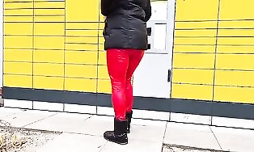 Milf Pisses Outside At The Cramming Station