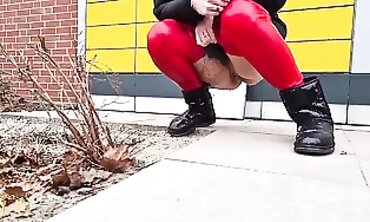 Milf Pisses Outside At The Cramming Station