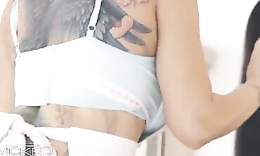 Romi Rain's Enormous Tits Get Roughly Pounded by Seth Gamble