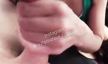 POV Blowjob mit cumshot im Auto