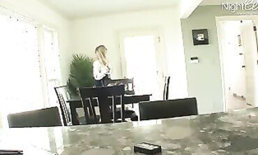 Von der Grosstante Entjungfert: Blonde Reife Frau mit Strumpfhosen