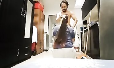 Sensuous Aunt-in-Law Gets Creampie in Palace Bathroom