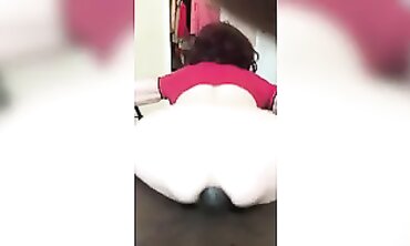 Sexy Mature Neighbor Enjoys Reverse Cowgirl Anal