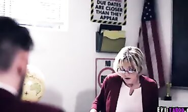 Sharon Darling: Ultimate college girl Gangbang Session