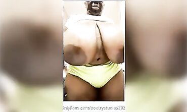 Ebony Babe With Huge Boobs Wearing A Face Mask