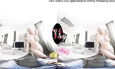 Blondie Fesser: Massive Latina Tits & Ass in VR