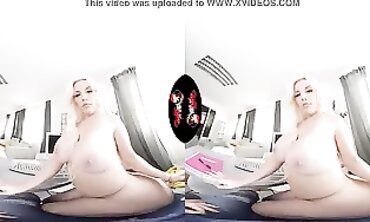 Blondie Fesser: Massive Latina Tits & Ass in VR