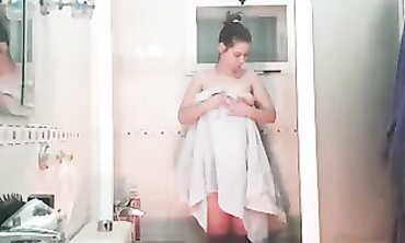 Webcam Latina With Small Tits Performs Slit Licking And Throat Job