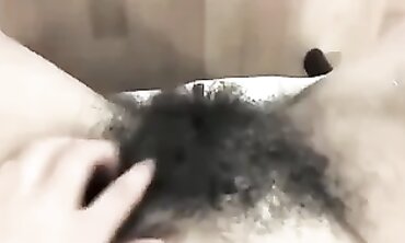Webcam Spectacle: Mature Woman With Huge Hairy Cunt