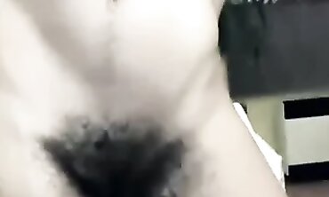 Webcam Spectacle: Mature Woman With Huge Hairy Cunt