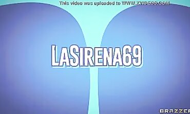 Caught Your Whaletail: La Sirena 69 Gets Anal & Face-Sitting Action