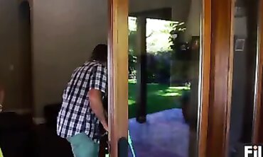 Housewife Gigi Loren Sucks Off A French Stranger