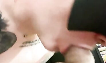 BBW Amateur Gives a Blowjob and Gets Cum on Face