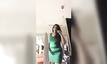OM Fahd: Busty Arabic MILF with Massive Booty