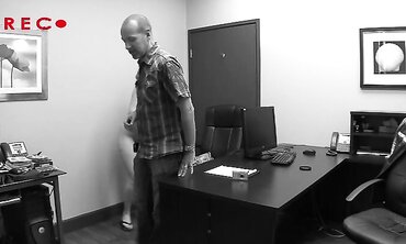 Blondie Stunner Courtney Cummz Likes To Get Poked By A Good-Sized Wood