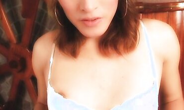 Carolina Holds Her Gams Back For Deep Anal Invasion Foray