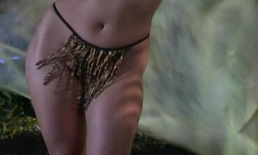 Jayna Oso Luvs Jungle Orgy