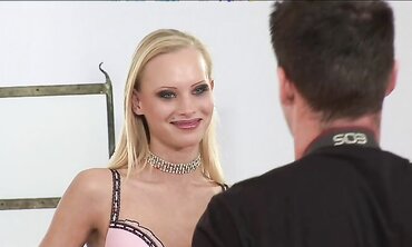 Gitta Platinum-Blonde Shoots A Load Firm On 2 Spunk-Pumps As They Dual Smash Her Slots two
