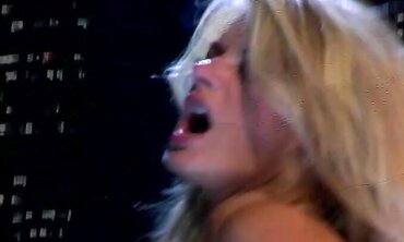 Vicky Vette Is A Ultra-Kinky Dame