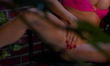 Vicky Vette Is A Ultra-Kinky Dame