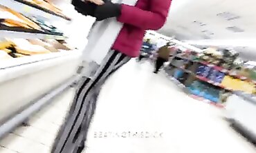 Slim Beauty Showcases Her Cute Jiggly Ass