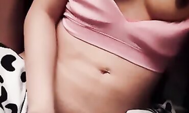 Asian Babe Masturbates Alone at Home to Start the Week
