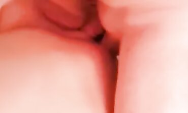 Plumper Amateur Gets a Creampie from FabSwingers