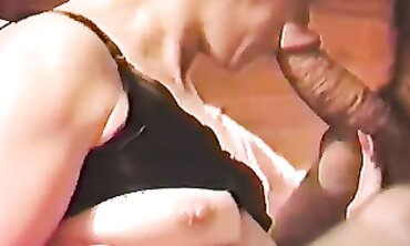 Bombshell: Elderly MILF Gives Deepthroat Blowjob