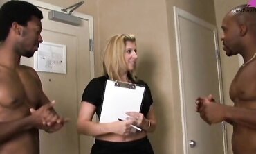 Sarah Jay Sure Loves Black Dick