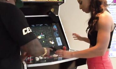 Ebony Red Boned Hottie Teanna Trump Gets Her Tight Pussy Filled With Black Cock